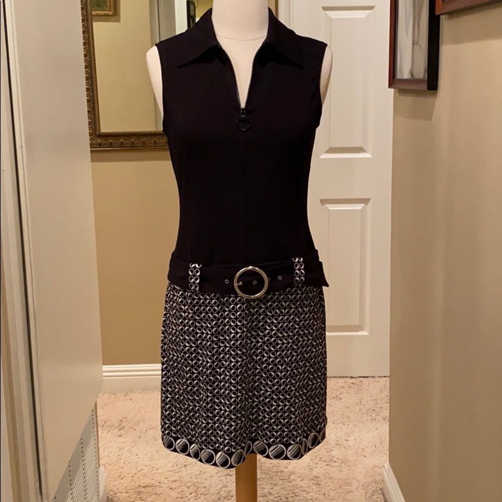 Sleeveless black short dress